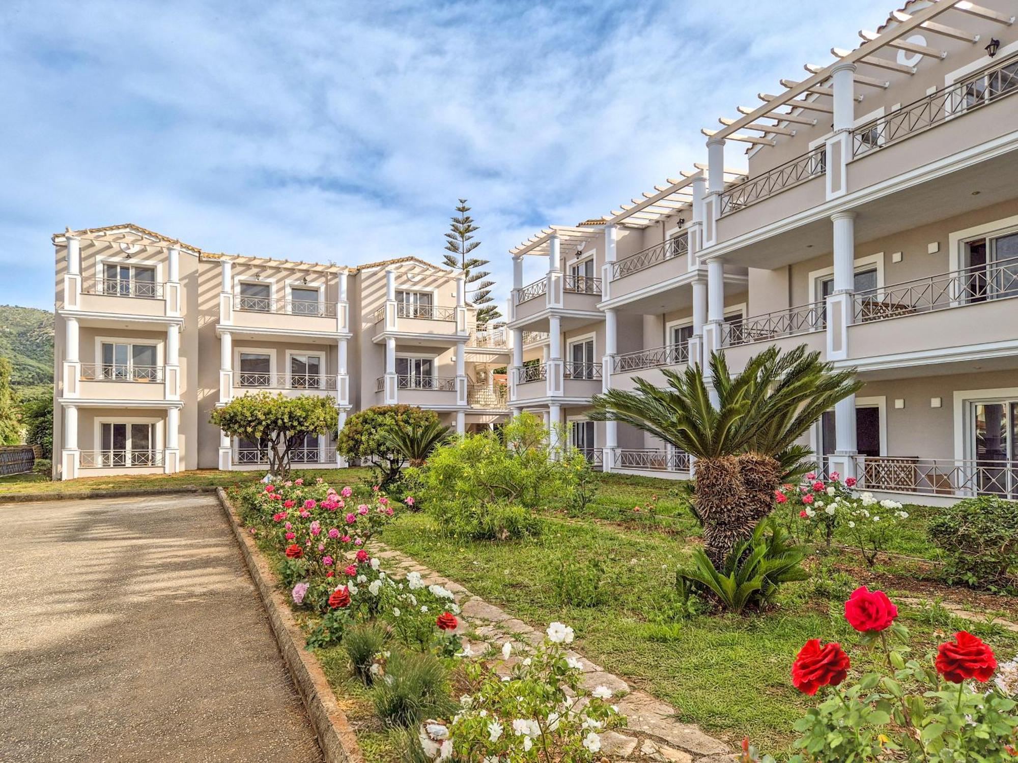 Thinalos Aparthotel อาคาราวี ภายนอก รูปภาพ